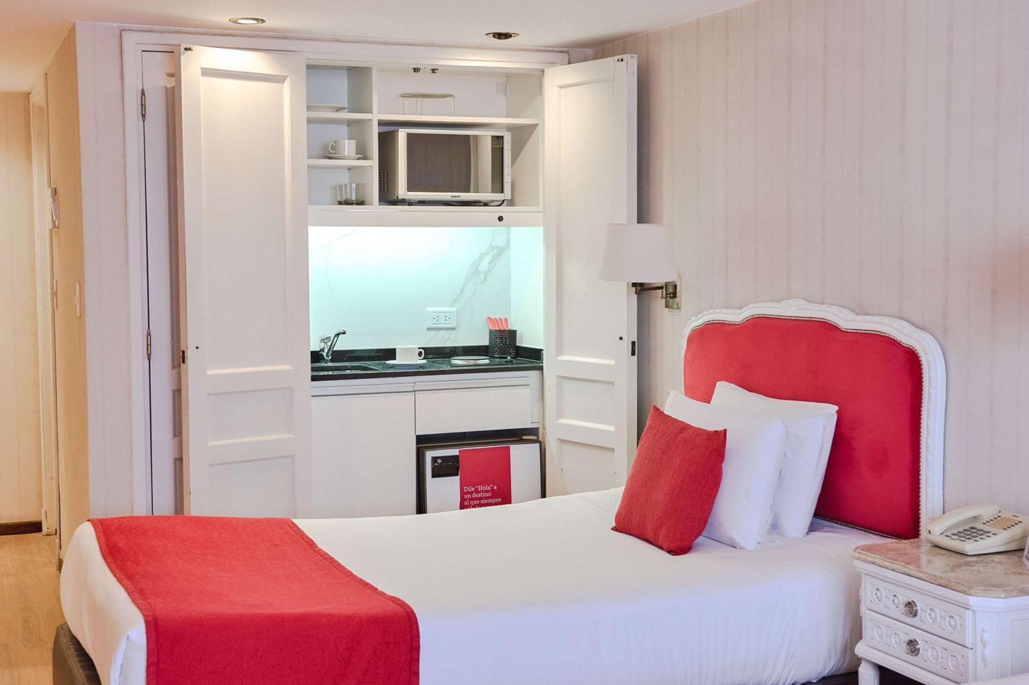 Bed and Breakfast Ramada By Wyndham Buenos Aires Centro Esterno foto