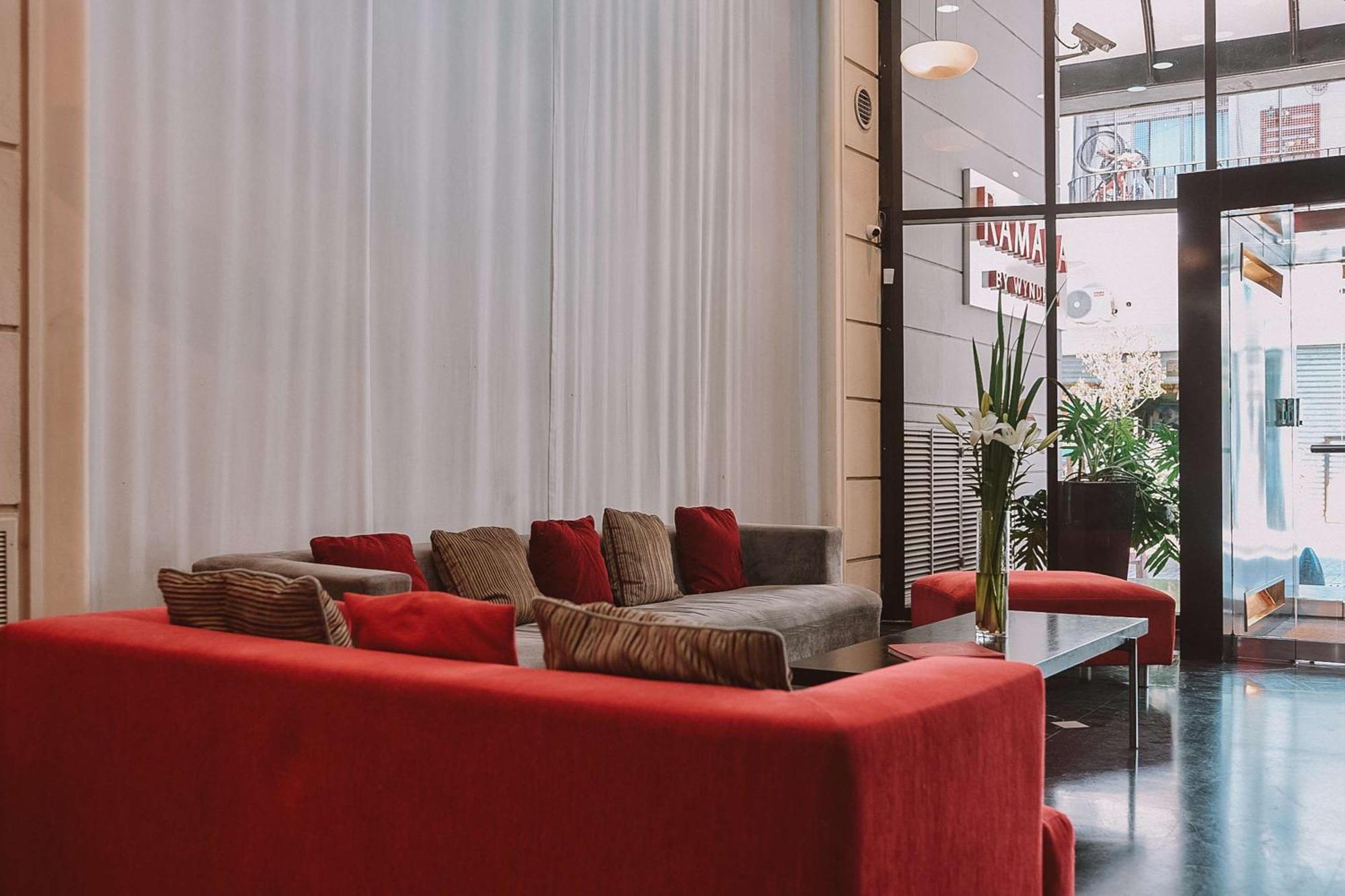 Bed and Breakfast Ramada By Wyndham Buenos Aires Centro Esterno foto